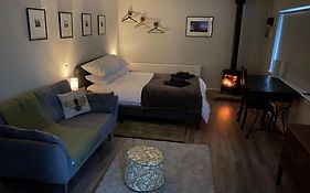 Spalding - Self Contained Studio Double - An Extra Single Bed Can Be Provided